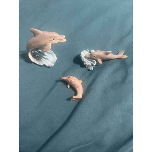 Small Dolphin Figurines‎ - Picture 1 of 8